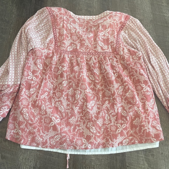 BTFL-Life pink and gold thread blouse in XS - Picture 3 of 10